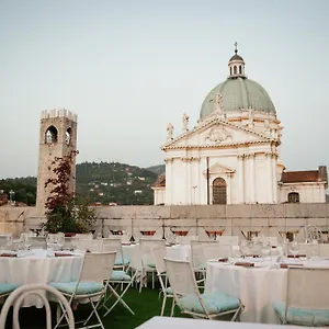 Vittoria 5*, Brescia Italia